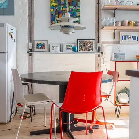 Stylish & Spacious In Trendy Norrebro *